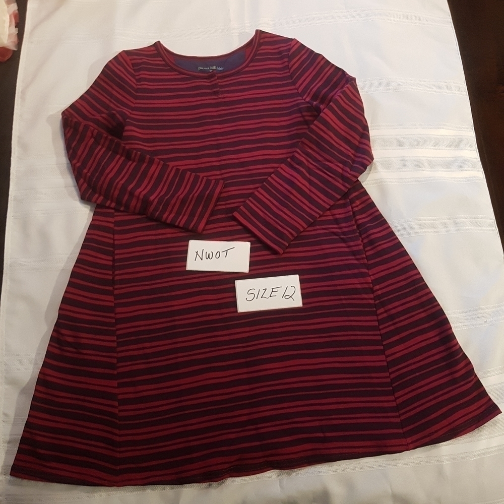 Garnet Hill girls size 12 striped dress has pockets